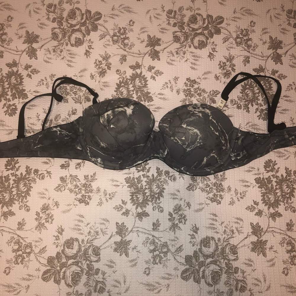 Victoria’s Secret PINK Strapless Bra